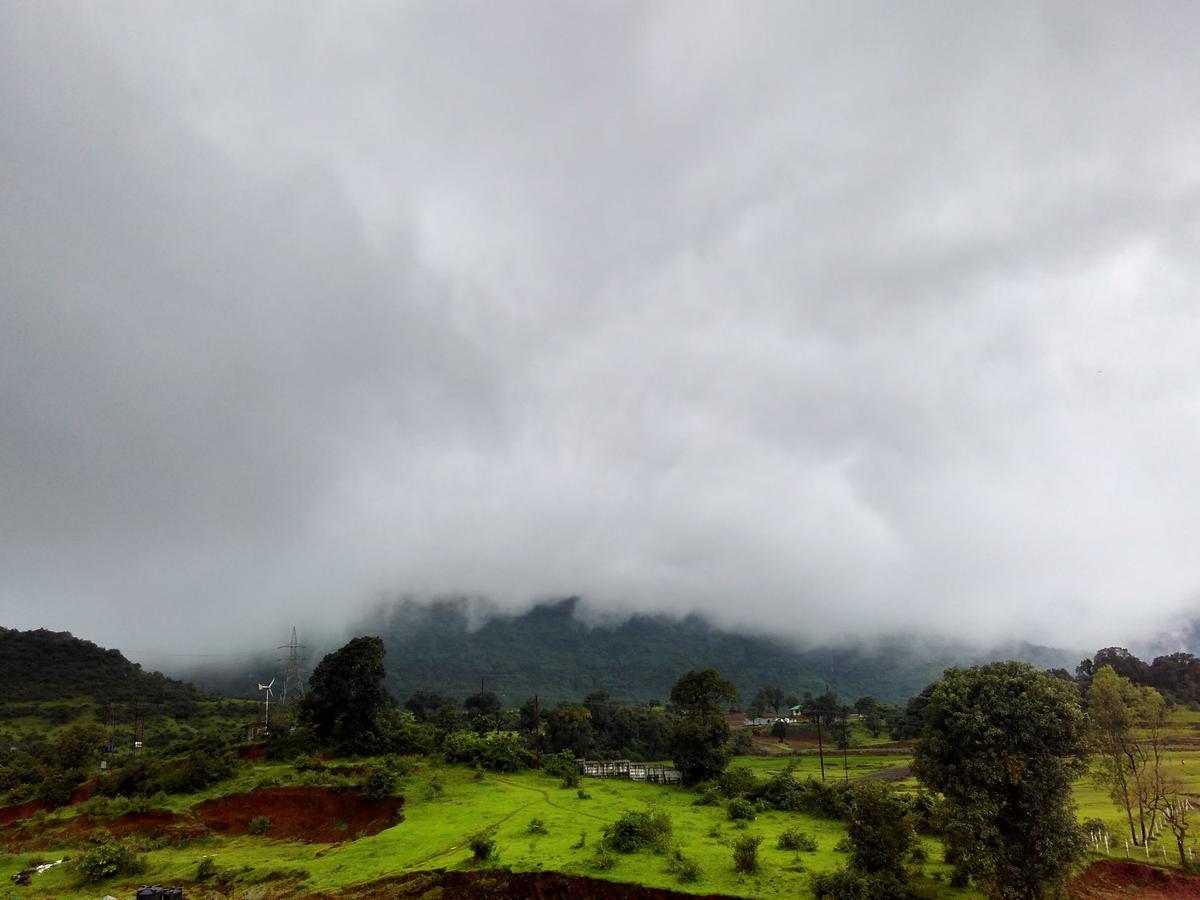 1 India Resort, Igatpuri Esterno foto
